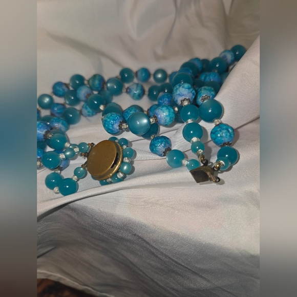 Vintage Blue Beaded Necklace Set - Picture 3 of 7